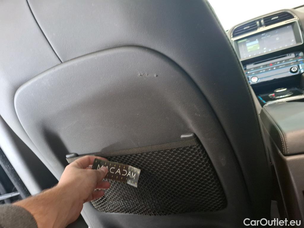  Jaguar  F-PACE JAGUAR  5p SUV  Portfolio 2L D 180ch BVA 4x4 #9