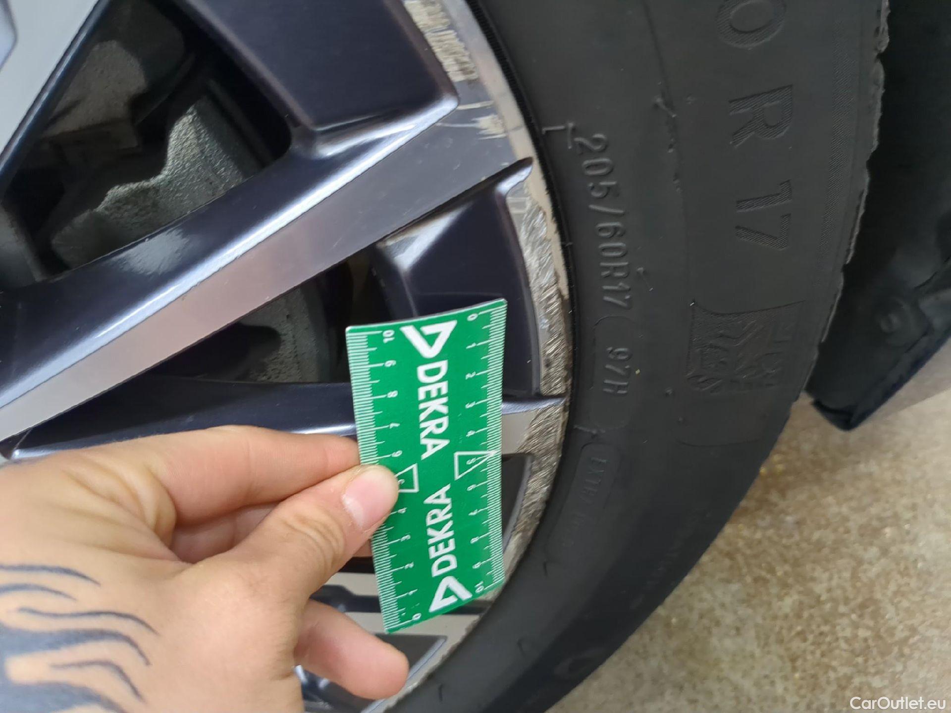  Bmw  2 Tourer BMW Série 2 Active Tourer / 2021 / 5P / monospace 225e xDrive 245ch Business Design DKG7 #5