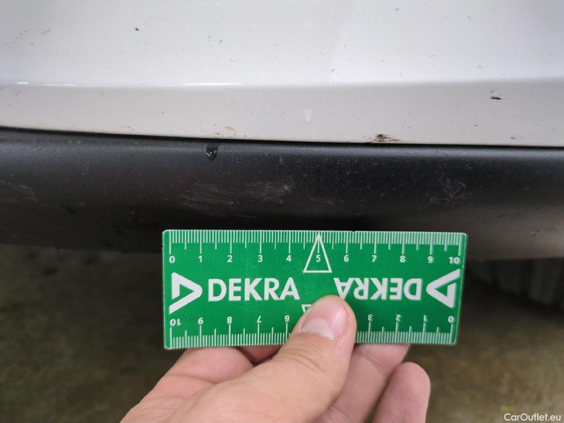  DS  DS7 DS DS 7 Crossback / 2017 / 5P / SUV BlueHDi 130 Auto PERFORMANCE Line #28