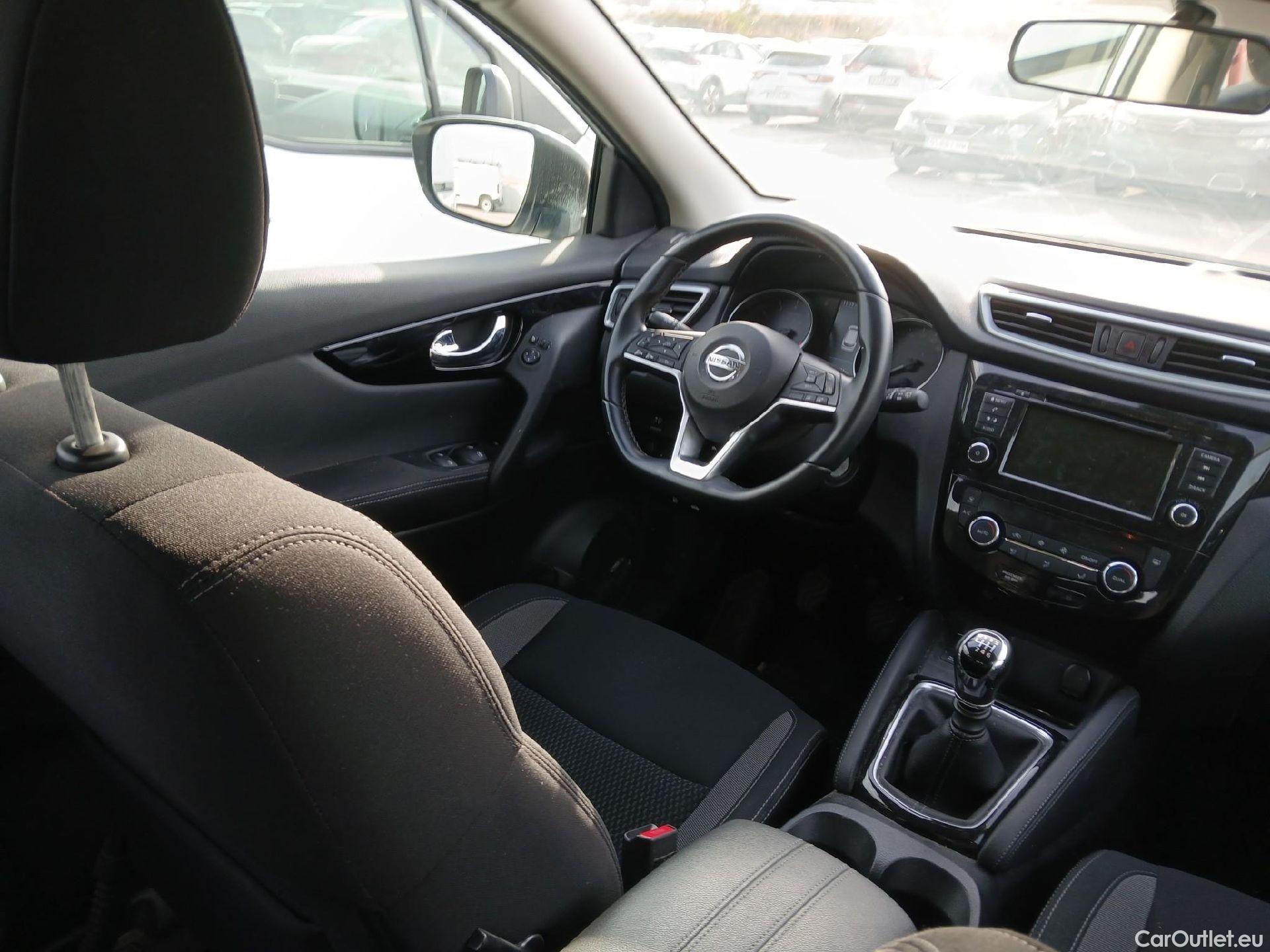 Nissan  Qashqai NISSAN  / 2017 / 5P / todoterreno DIG-T 103 kW (140 CV) E6D ACENTA #3