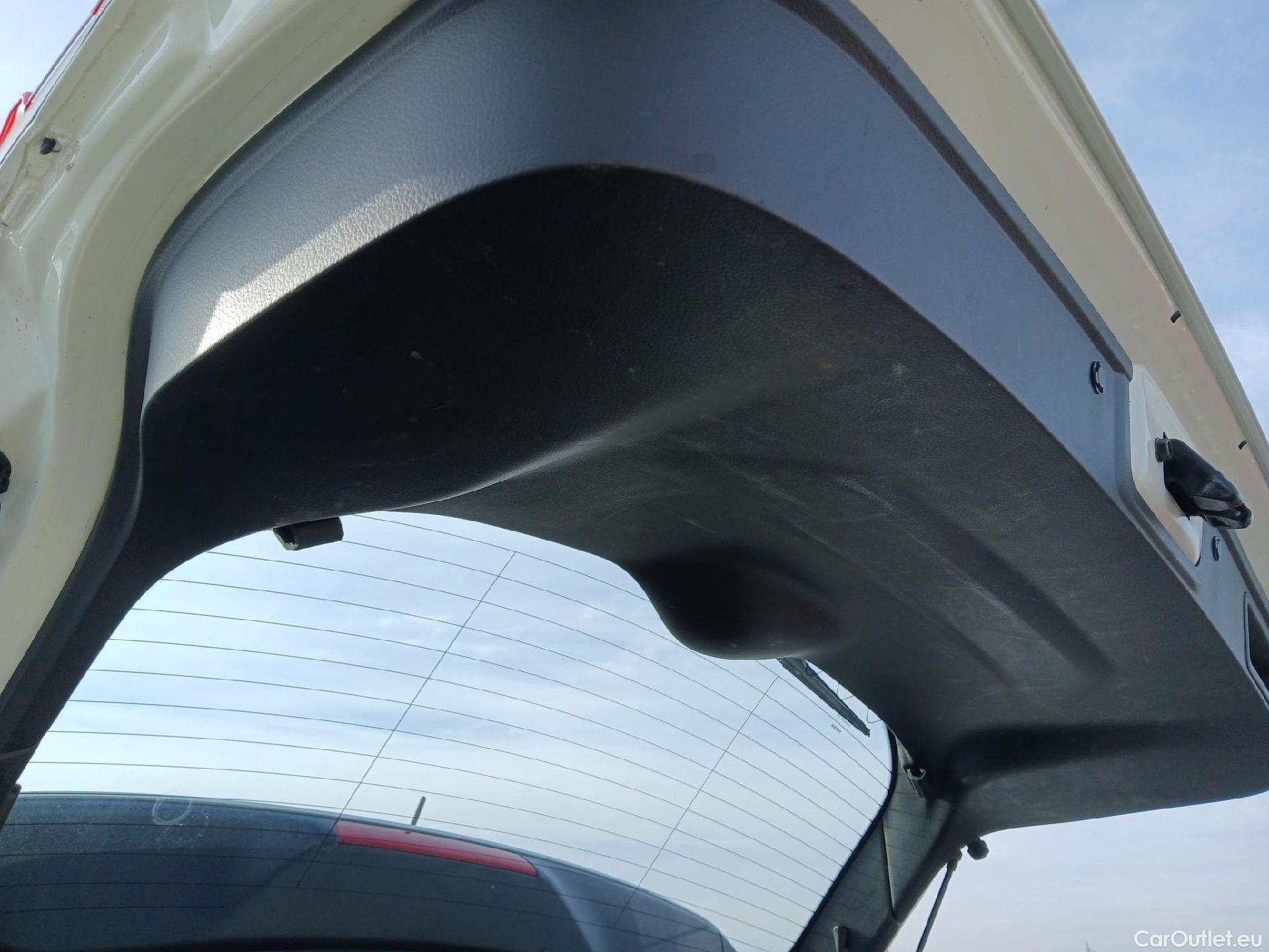 Nissan  Qashqai NISSAN  / 2017 / 5P / todoterreno DIG-T 103 kW (140 CV) E6D ACENTA #9