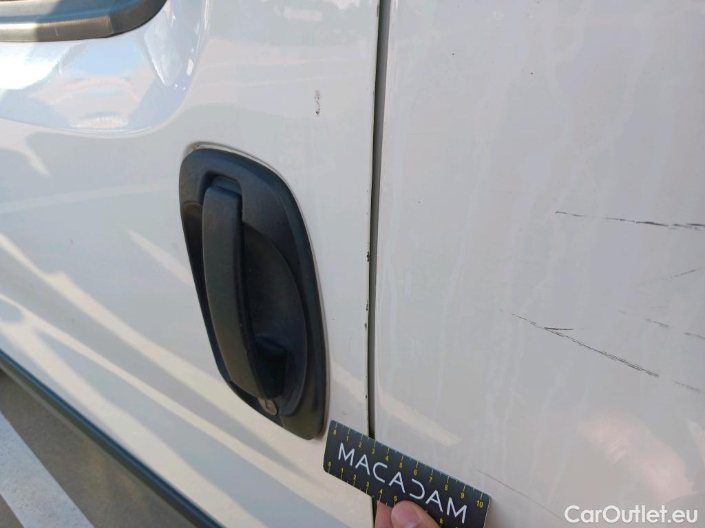 Fiat  Fiorino FIAT  / 2016 / 4P / furgón derivado de turismo Cargo SX N1 1.3 MJet 70 kW (95 CV) #32