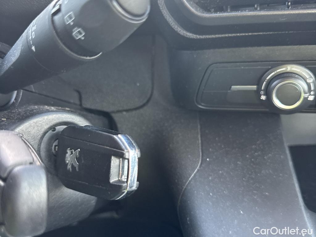  Peugeot  RIFTER PEUGEOT  / 2018 / 5P / combi Active Pack Business Std. BlueHDi 100  #1