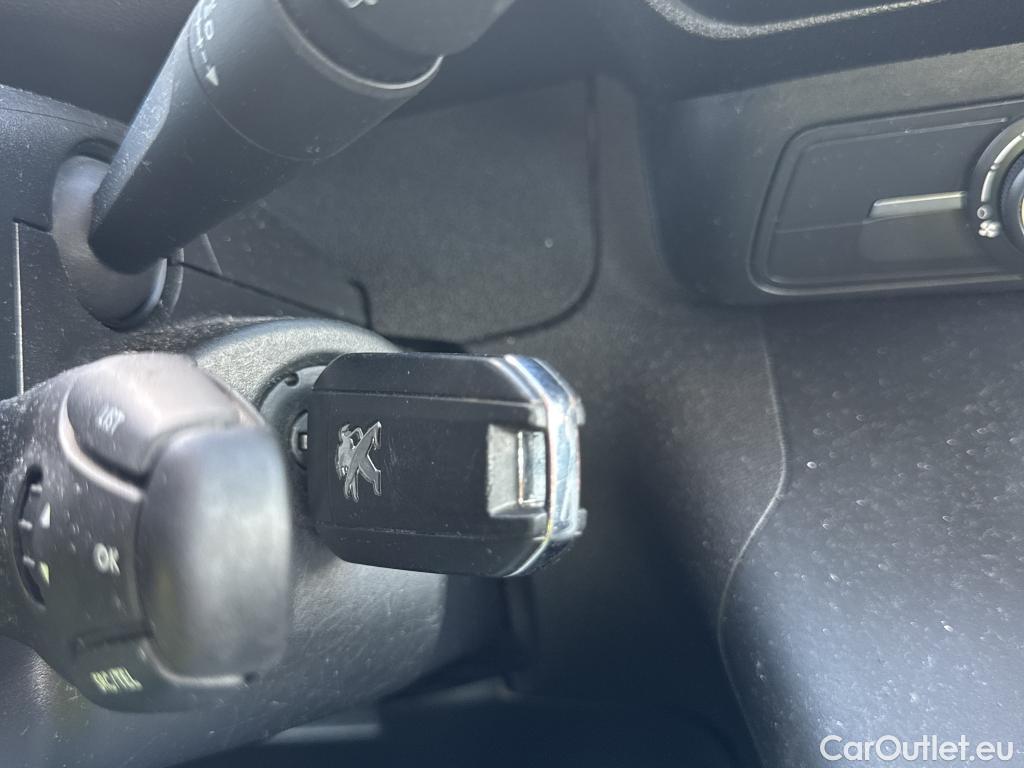  Peugeot  RIFTER PEUGEOT  / 2018 / 5P / combi Active Pack Business Std. BlueHDi 100  #35