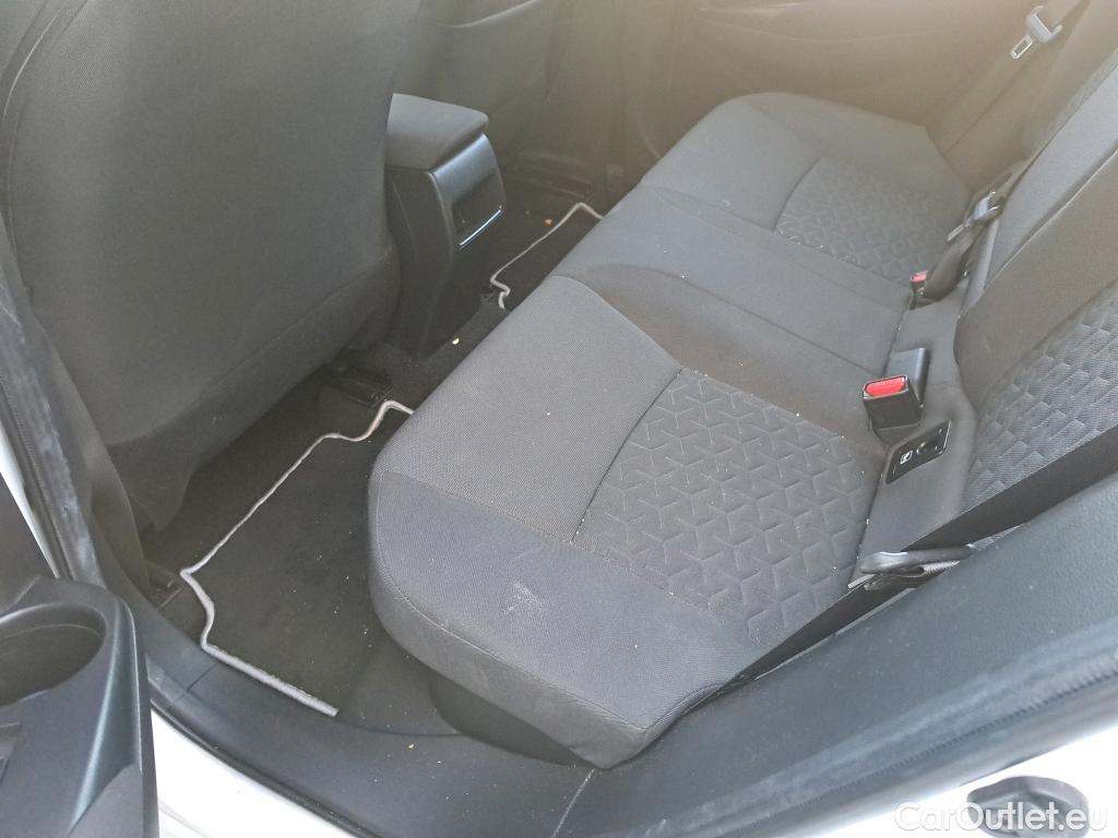 Toyota  Corolla TOYOTA  1.8 125H ACTIVE TECH E-CVT #17