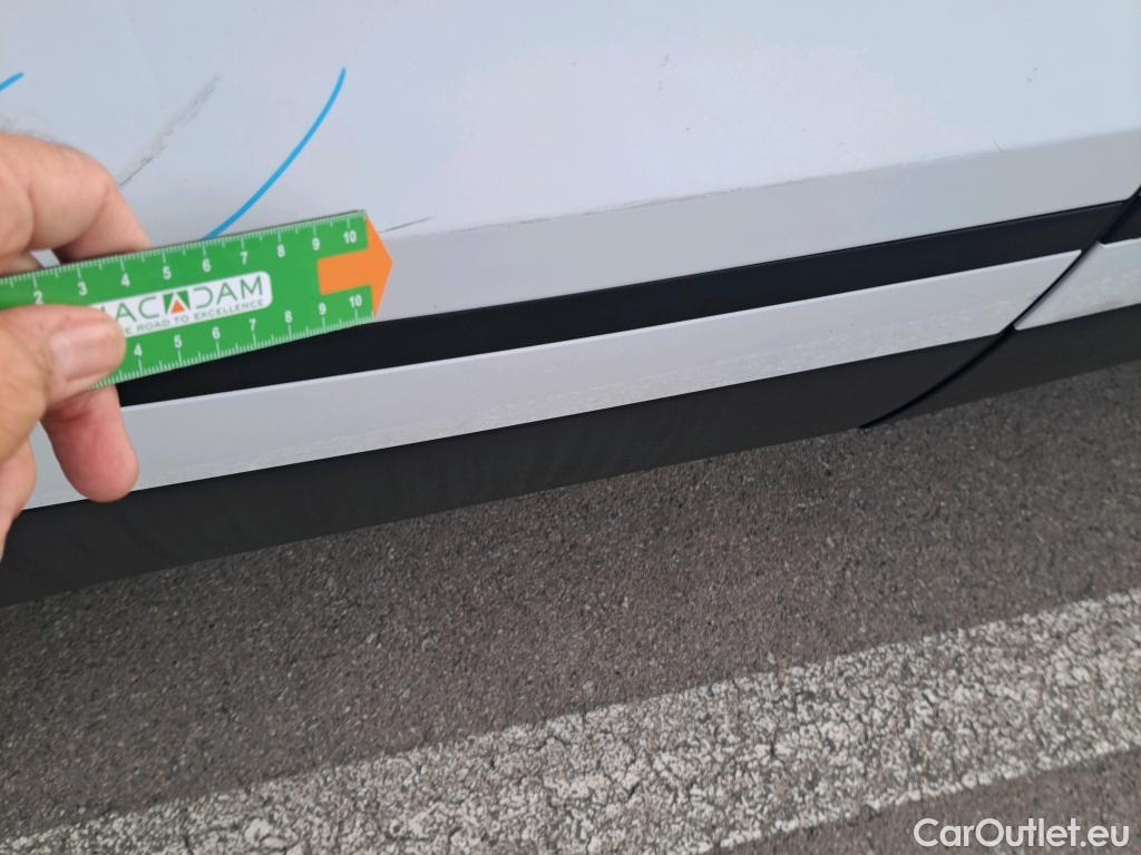  Land Rover  Range Rover LAND ROVER  Velar / 2017 / 5P / todoterreno 2.0D I4 150kW (204CV) S 4WD Auto #13