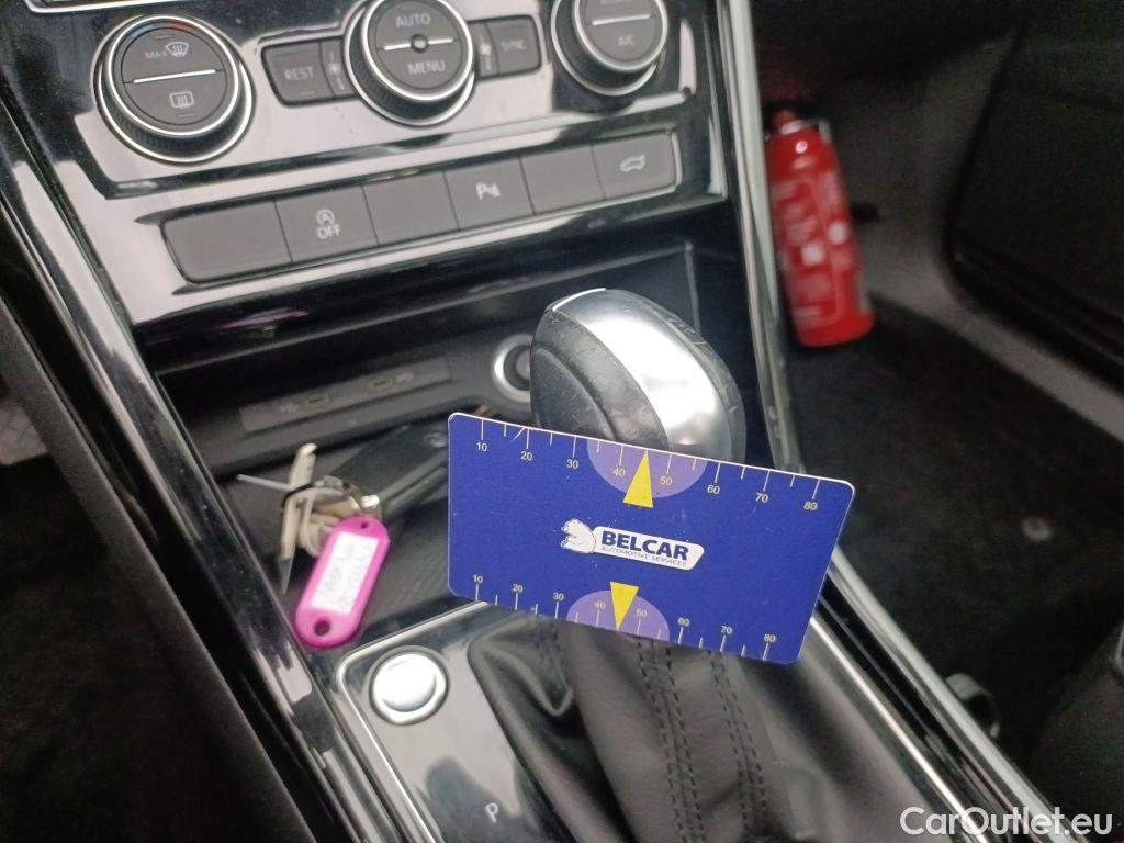 Volkswagen  Touran Volkswagen  2.0 TDi 110kW Highline DSG 5d #28