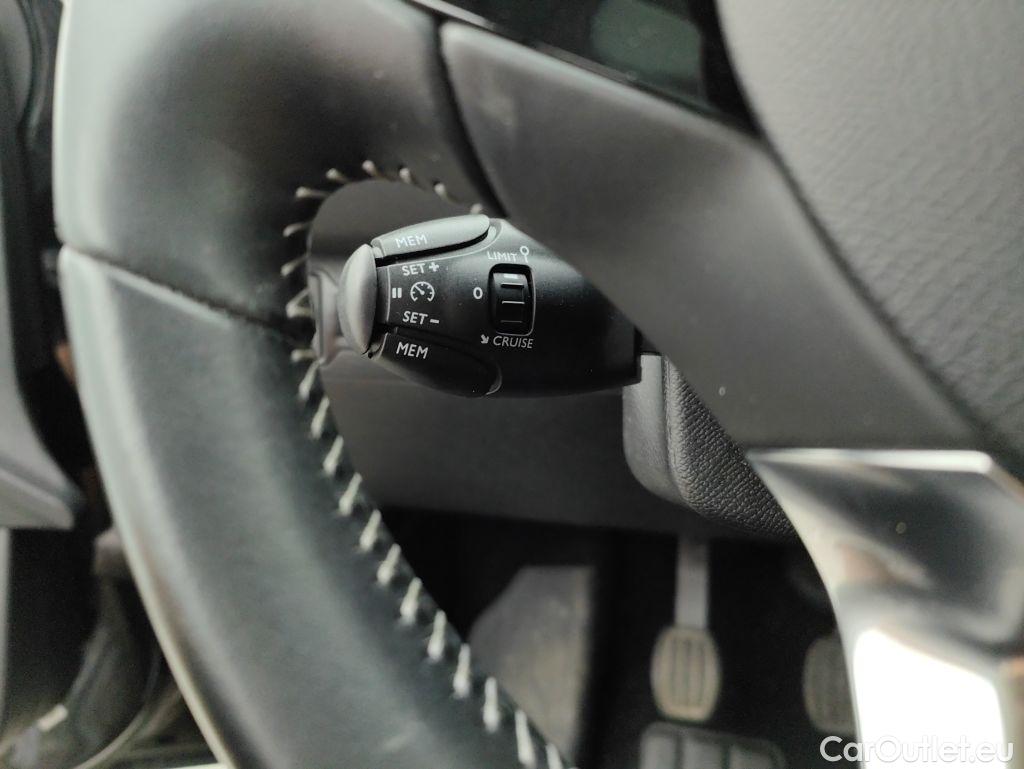 Peugeot  308 Peugeot  SW 1.2 PureTech 130 S&S Allure 5d #29