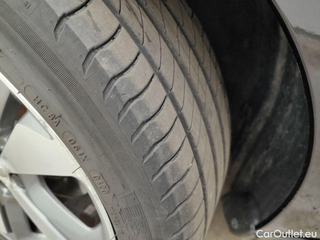 Peugeot  308 Peugeot  SW 1.2 PureTech 130 S&S Allure 5d #17