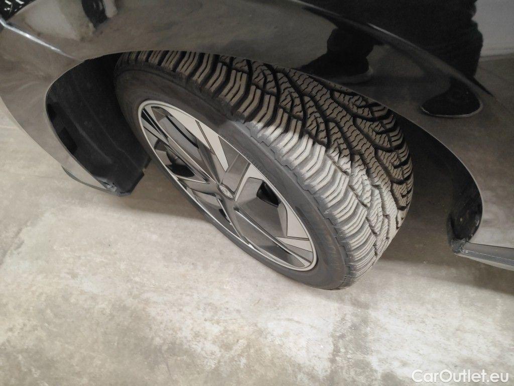 MG  4 MG  6 kWh Luxury 5d #16