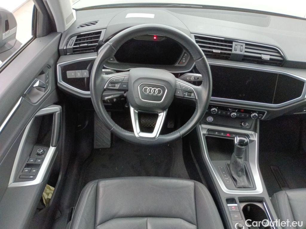 Audi  Q3 Audi  35 TDI S tronic Advanced Business Editio 5d #9
