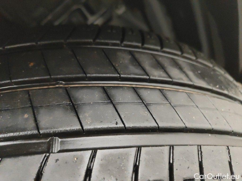 Toyota  Corolla Toyota  1.8 Hybrid Dynamic e-CVT 5d #16