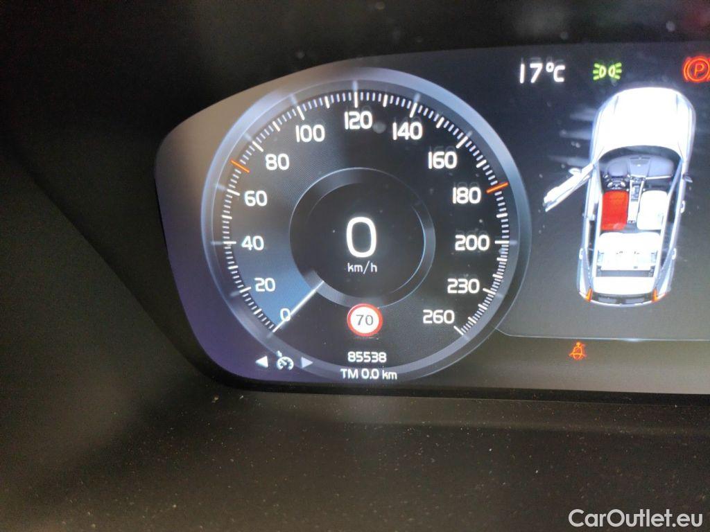 Volvo  XC 40 Volvo XC40 T3 Momentum Pro 5d #6