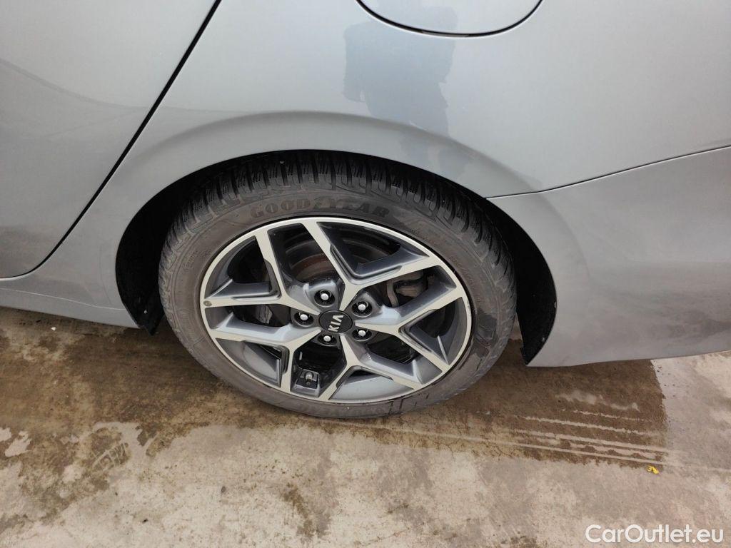 KIA  Cee'd KIA  Sportswagon GT Line 1.6 CRDi 136 DCT ISG 5d #46