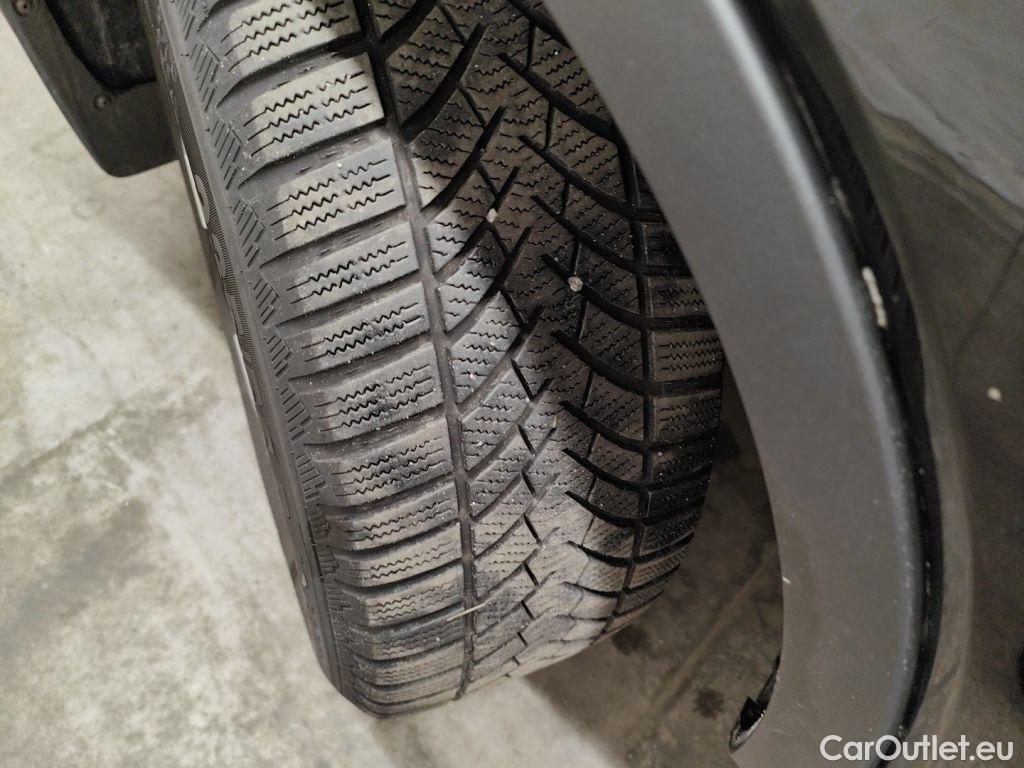 Volvo  XC 40 Volvo XC40 T3 Momentum Pro 5d #16