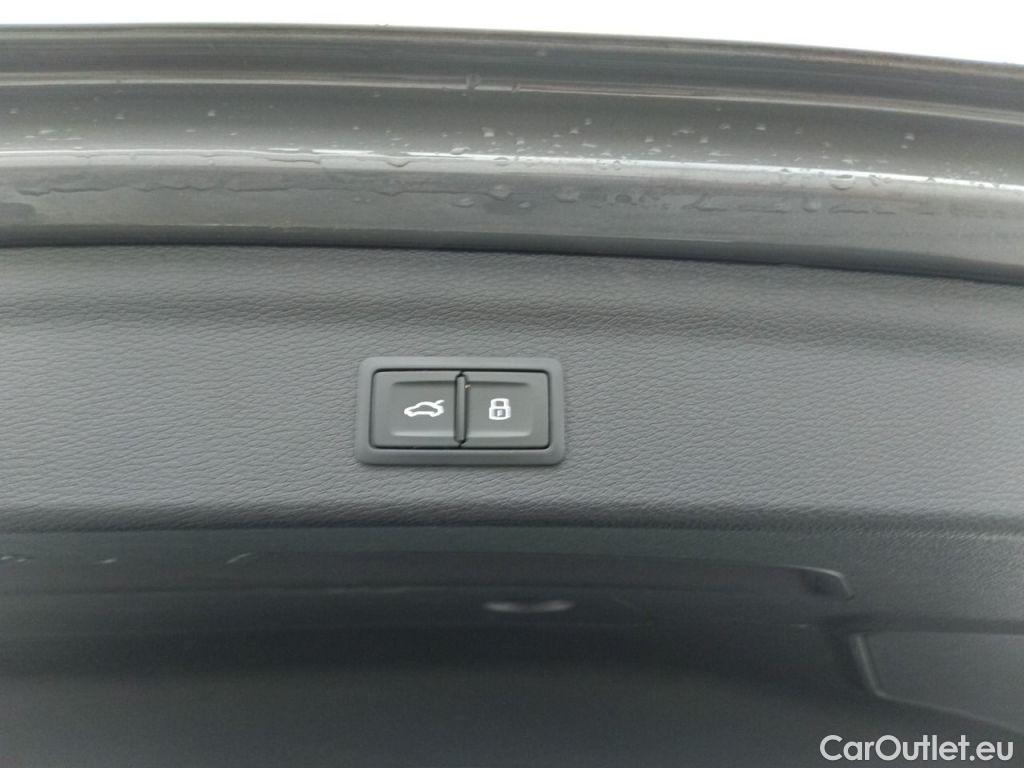 Audi  Q3 Audi  35 TDI S tronic Advanced Business Editio 5d #28