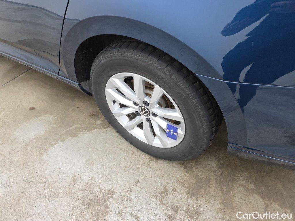 Volkswagen  Passat Volkswagen  Variant 2.0 TDI SCR 110kW Style Business 5d #26