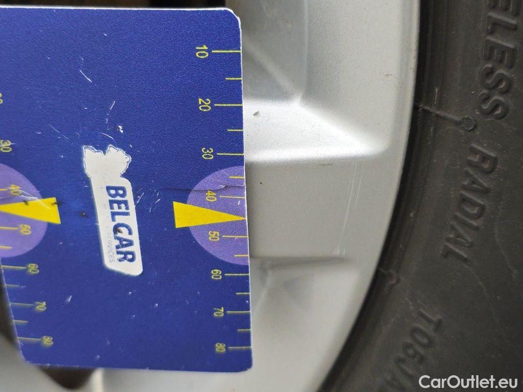 Volkswagen  Passat Volkswagen  Variant 2.0 TDI SCR 110kW Style Business 5d #27