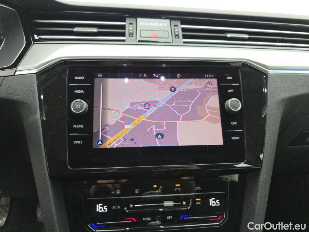 Volkswagen  Passat Volkswagen  Variant 2.0 TDI SCR 110kW Style Business 5d #13