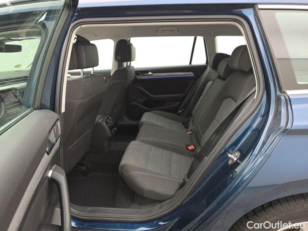 Volkswagen  Passat Volkswagen  Variant 2.0 TDI SCR 110kW Style Business 5d #10