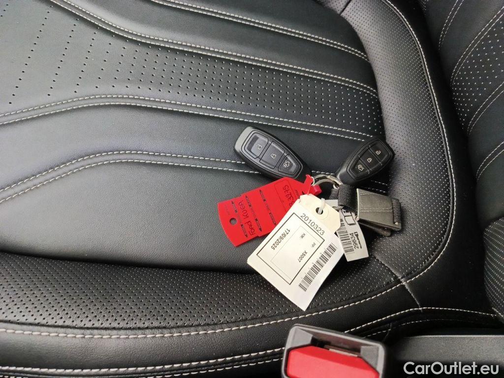 Ford  Kuga FORD  VIGNALE - 2020 2.5 EcoBoost 225 (152+73) FWD PHEV Vignale (EU6d) 5d #4