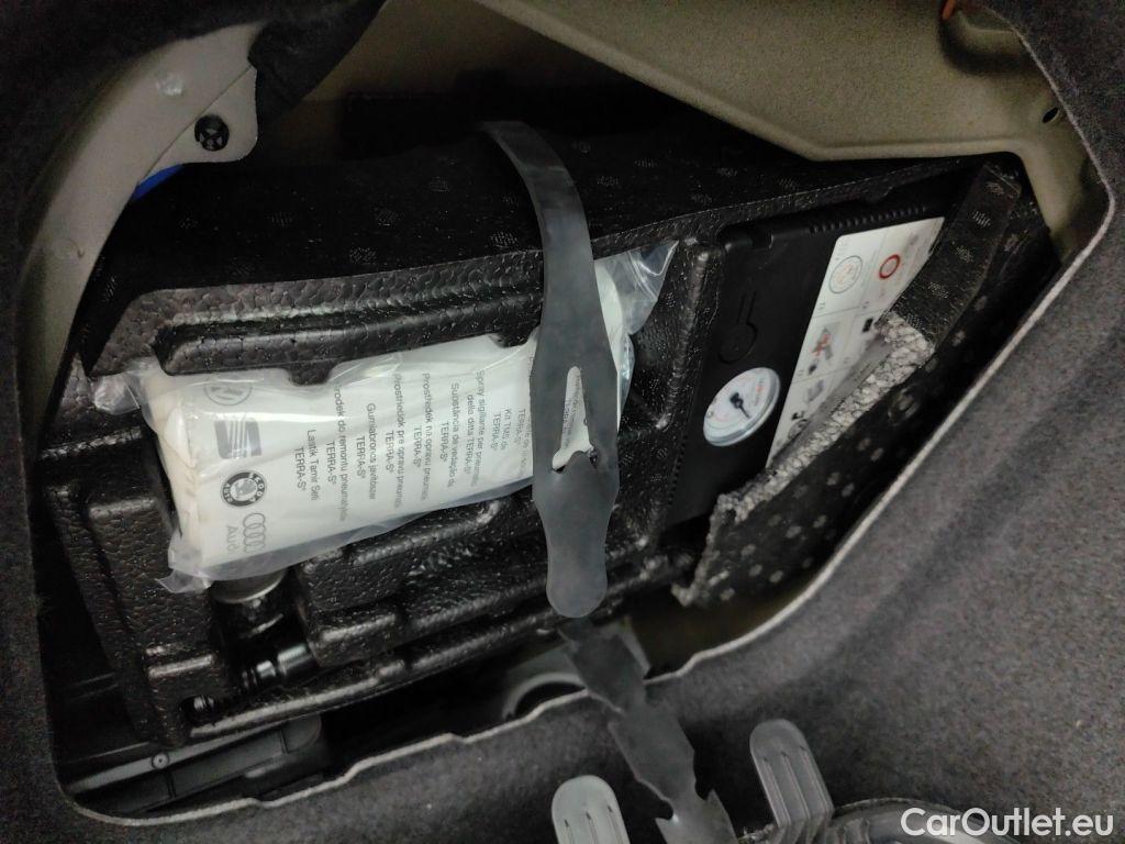 Volkswagen  Golf  Volkswagen Variant VIII 2.0 TDI 110kW DSG Life 5d #15