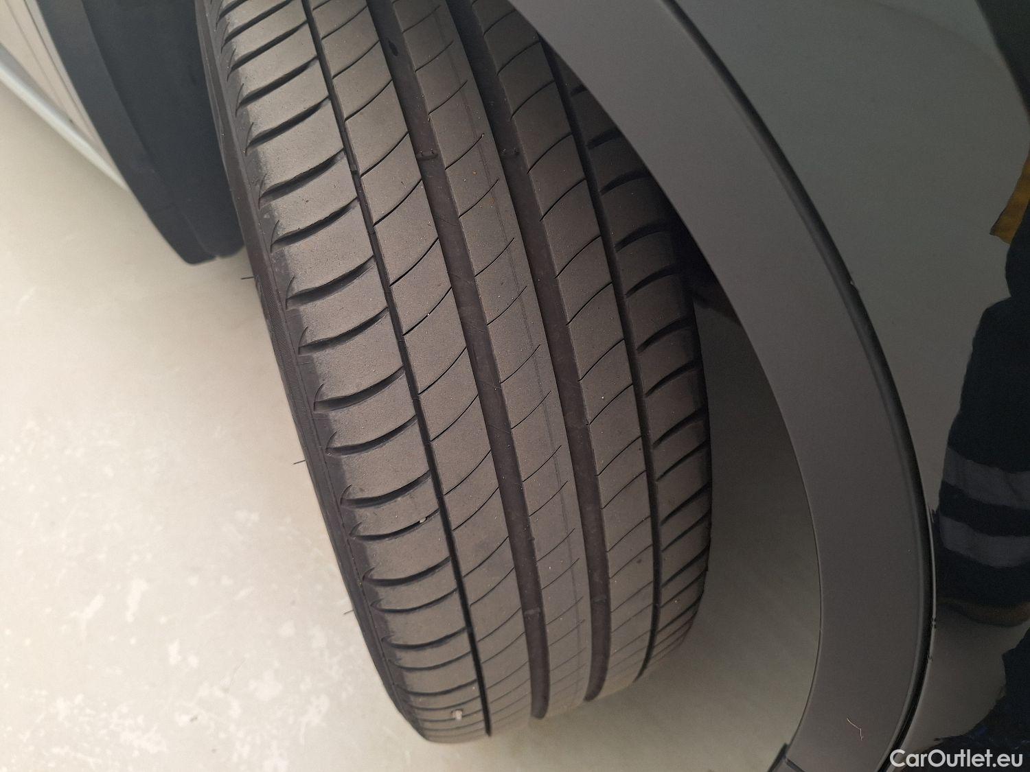 Bmw  X1 BMW,  FL'19, BMW  sDrive18iA (100 kW) 5d #18