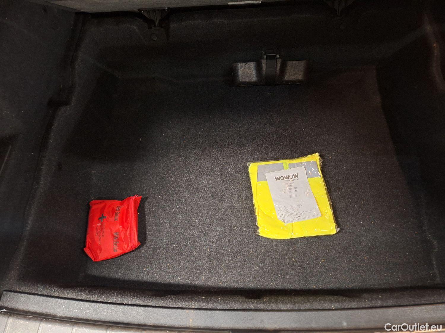 Bmw  X1 BMW,  FL'19, BMW  sDrive18iA (103 kW) 5d #1