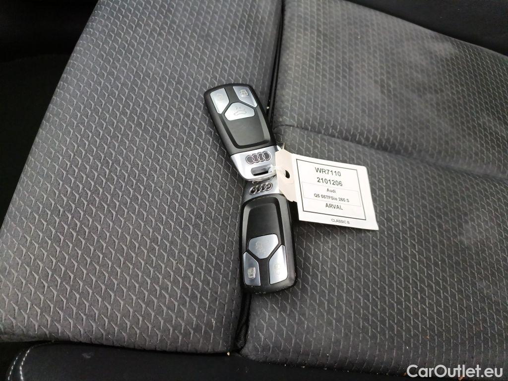 Audi  Q5 AUDI  - 2021 55 TFSIe 265 Quattro PHEV S line S tronic 5d #4