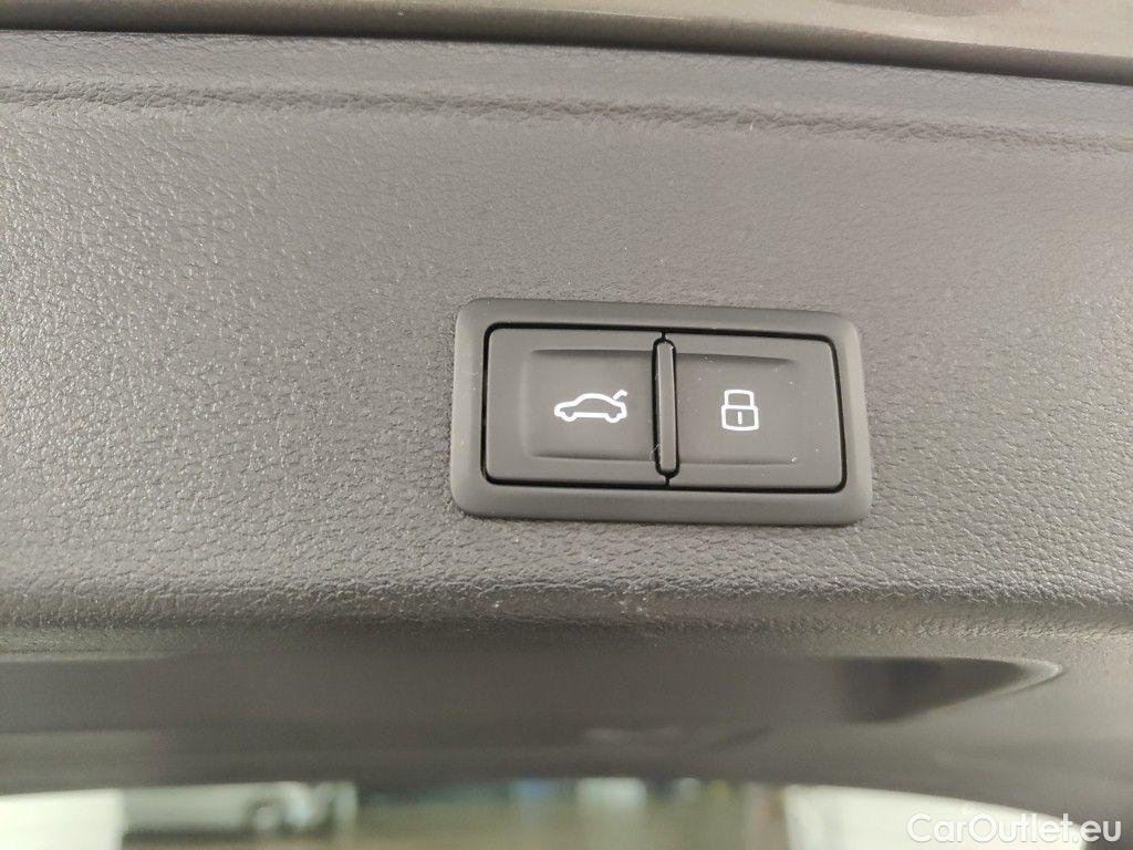 Audi  A4 Audi  Avant 2.0 35 TDi 120kW S tronic Business Ed 5d #32