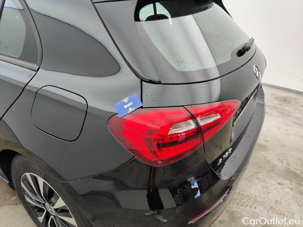 Mercedes  A-Klasse MERCEDES CLASSE A (W177) A 180 136 Business Solution (EU6d-TEMP) 5d Auto #37