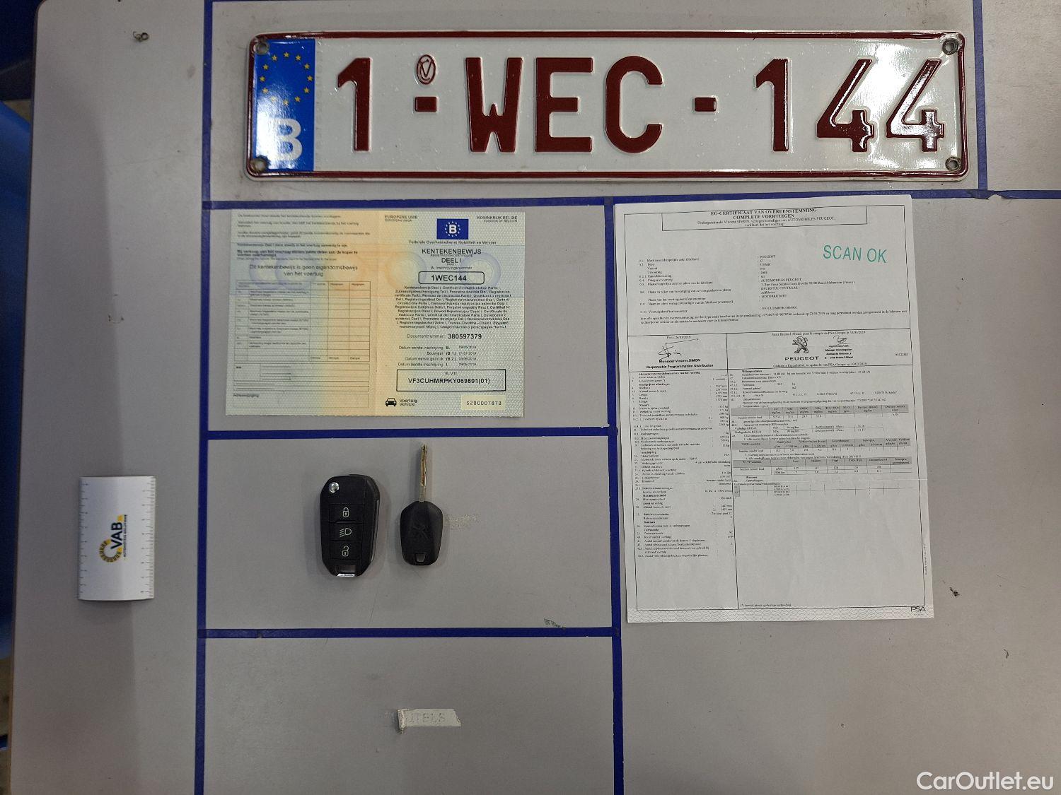 Peugeot  2008 Peugeot,  FL'16, Peugeot  1.2 Puretech 61kW S&S Active 5d #14