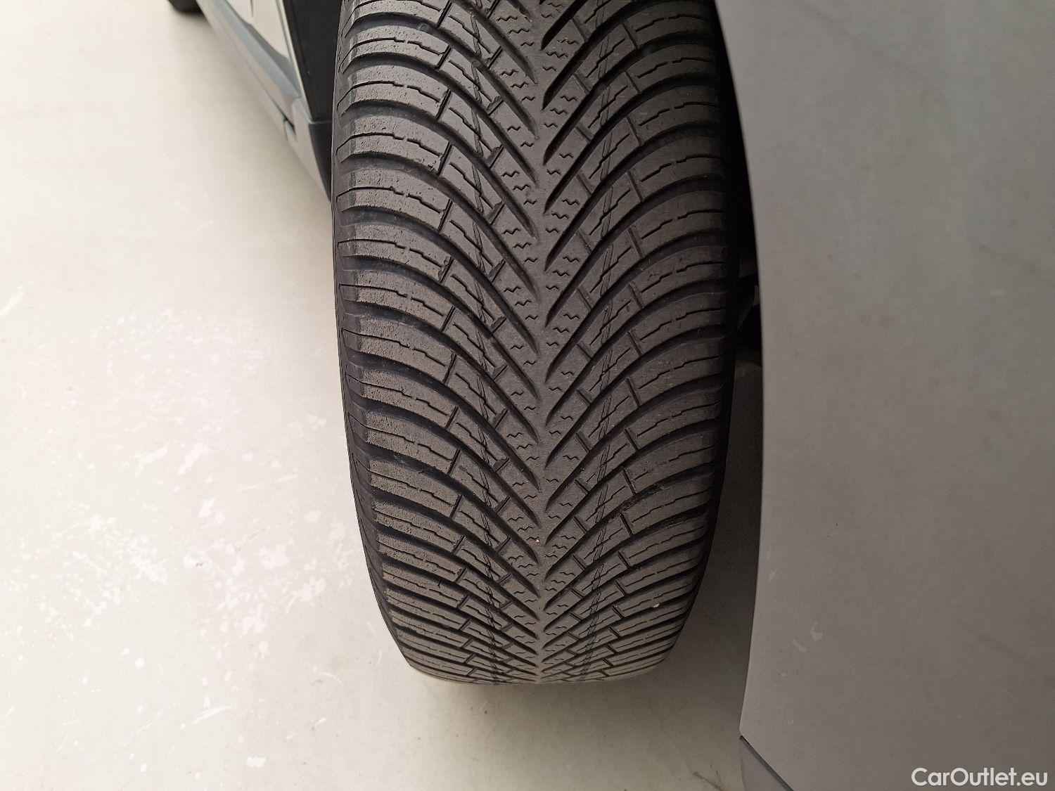 Peugeot  2008 Peugeot,  FL'16, Peugeot  1.2 Puretech 61kW S&S Active 5d #18