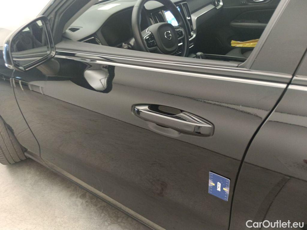 Volvo  V60 VOLVO  DIESEL - 2022 2.0 B4 197hp Plus Dark 5d #24