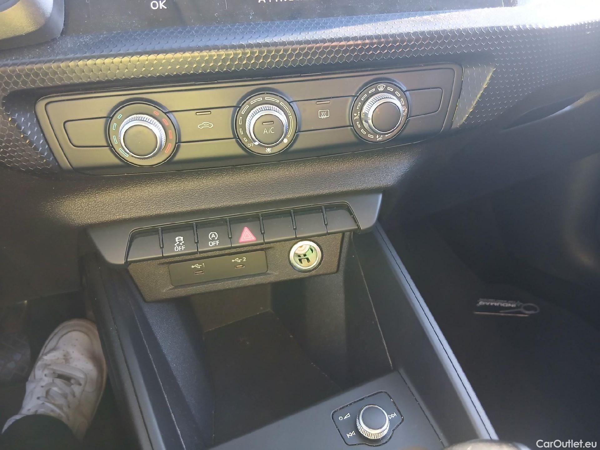 Audi  A1 Sportback AUDI A1 / 2018 / 5P / berlina con portón Sportback Advanced 30 TFSI 81kW (110CV) #2