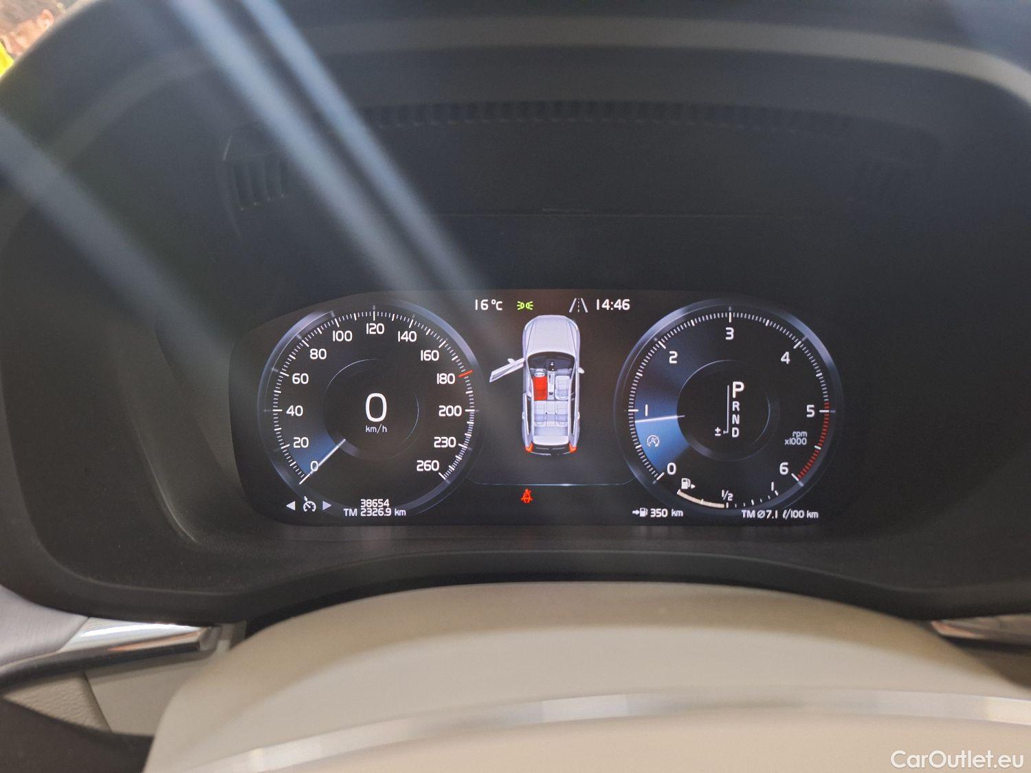 Volvo  XC60 Volvo,  '17, Volvo  D4 120kW Geartronic Momentum Pro 5d #17