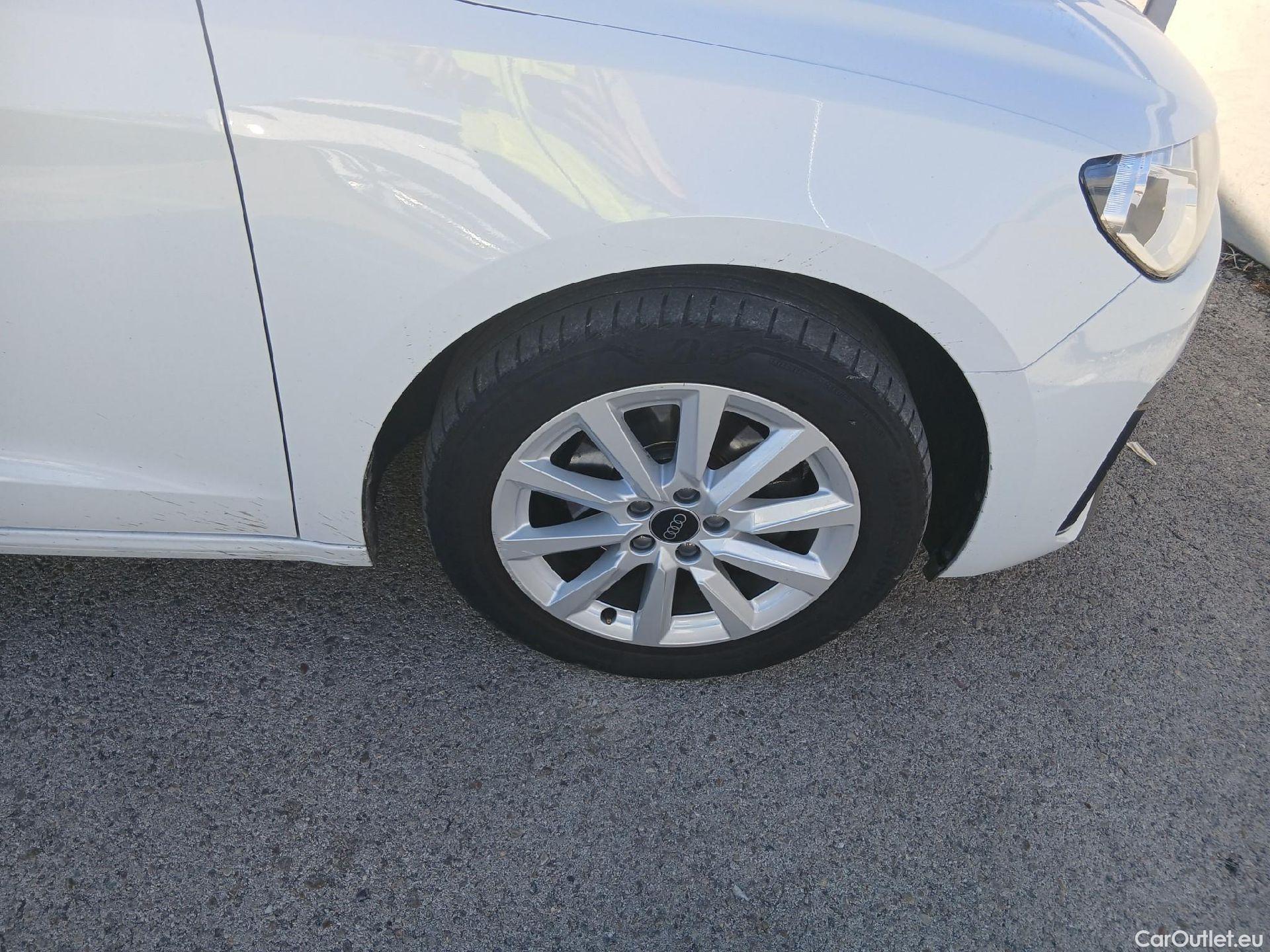 Audi  A1 Sportback AUDI A1 / 2018 / 5P / berlina con portón Sportback Advanced 30 TFSI 81kW (110CV) #14