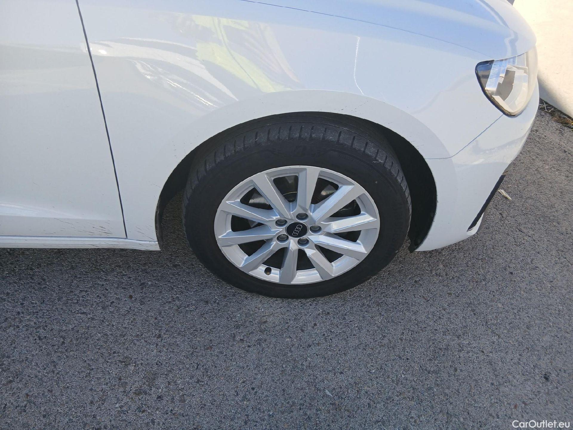 Audi  A1 Sportback AUDI A1 / 2018 / 5P / berlina con portón Sportback Advanced 30 TFSI 81kW (110CV) #17