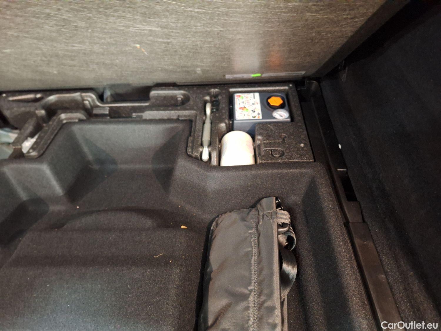 Volvo  XC60 Volvo,  '17, Volvo  D4 120kW Geartronic Momentum Pro 5d #15