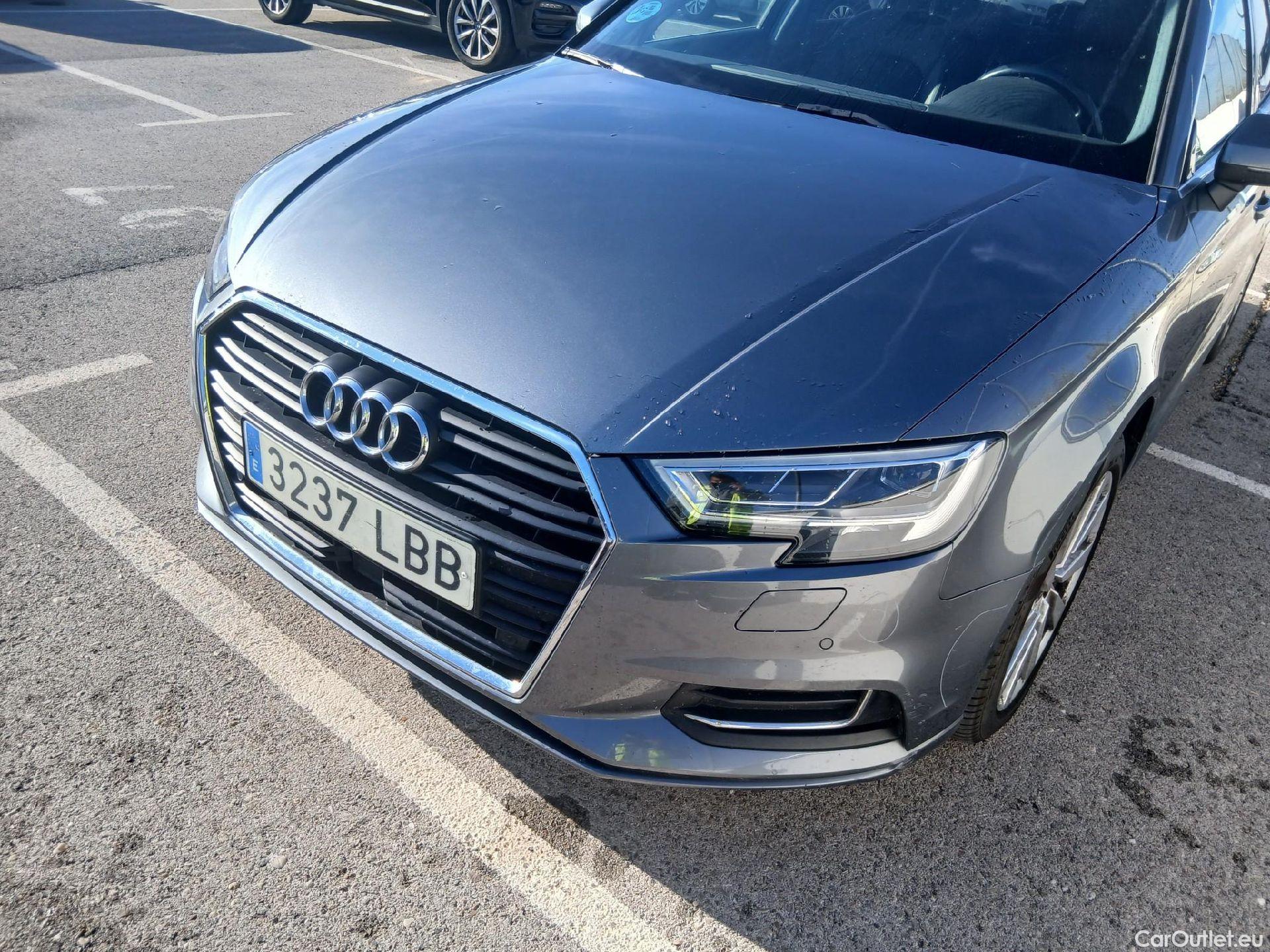  Audi  A3 AUDI  / 2016 / 4P / sedán Sedan Design 35 TDI 110kW S tronic #3