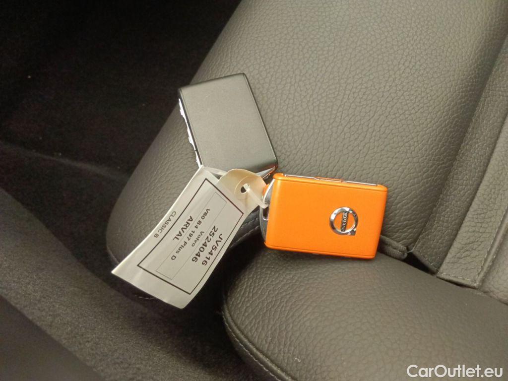 Volvo  V60 VOLVO  DIESEL - 2022 2.0 B4 197hp Plus Dark 5d #4