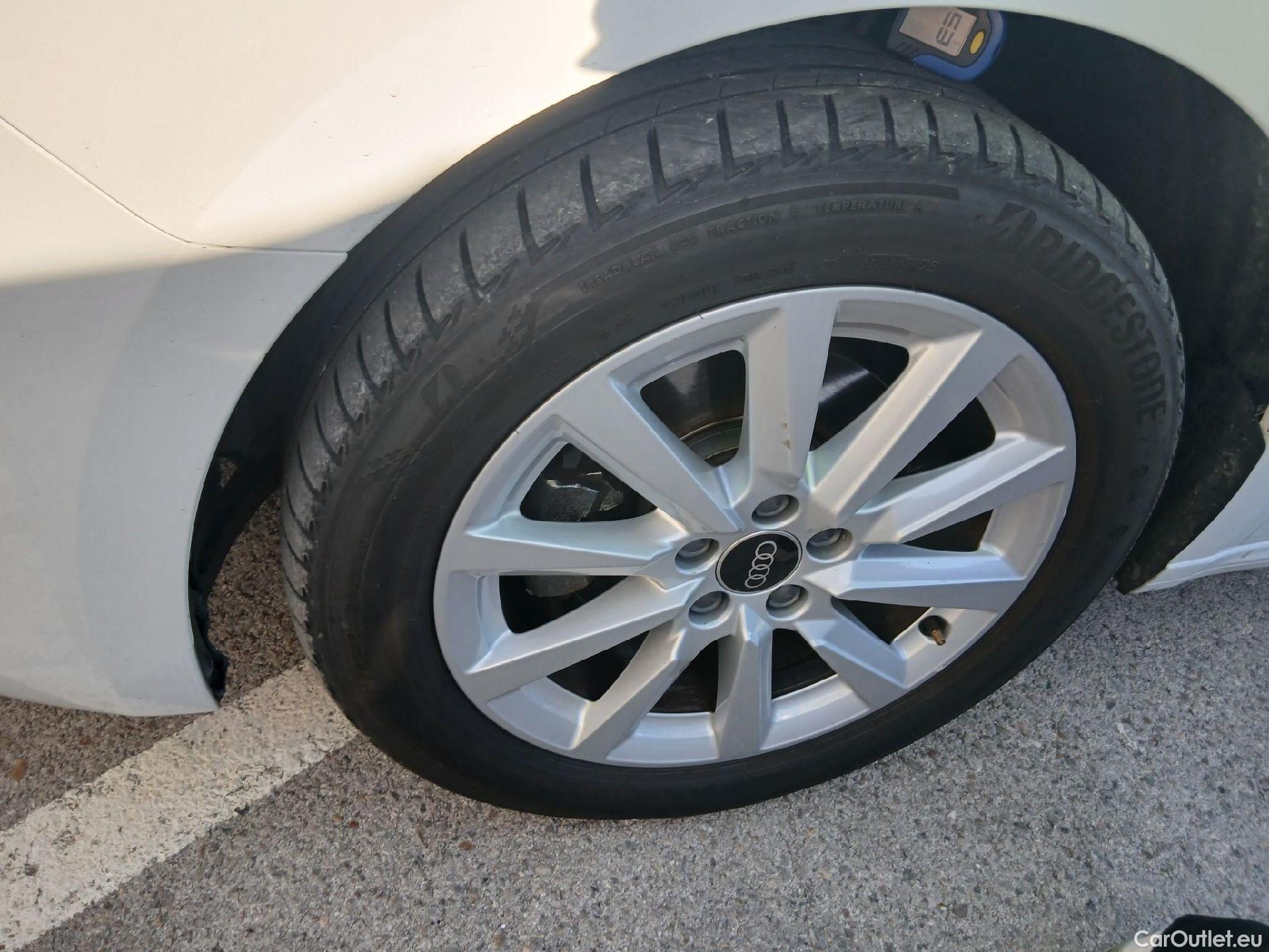 Audi  A1 Sportback AUDI A1 / 2018 / 5P / berlina con portón Sportback Advanced 30 TFSI 81kW (110CV) #10