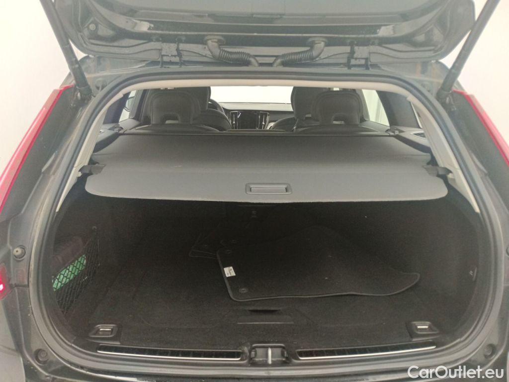 Volvo  V60 VOLVO  DIESEL - 2022 2.0 B4 197hp Plus Dark 5d #12