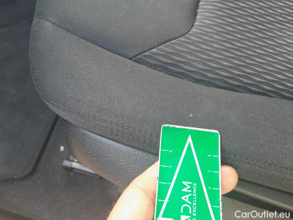  Bmw  Serie 1 BMW  / 2015 / 5P / berlina con portón 116d #13