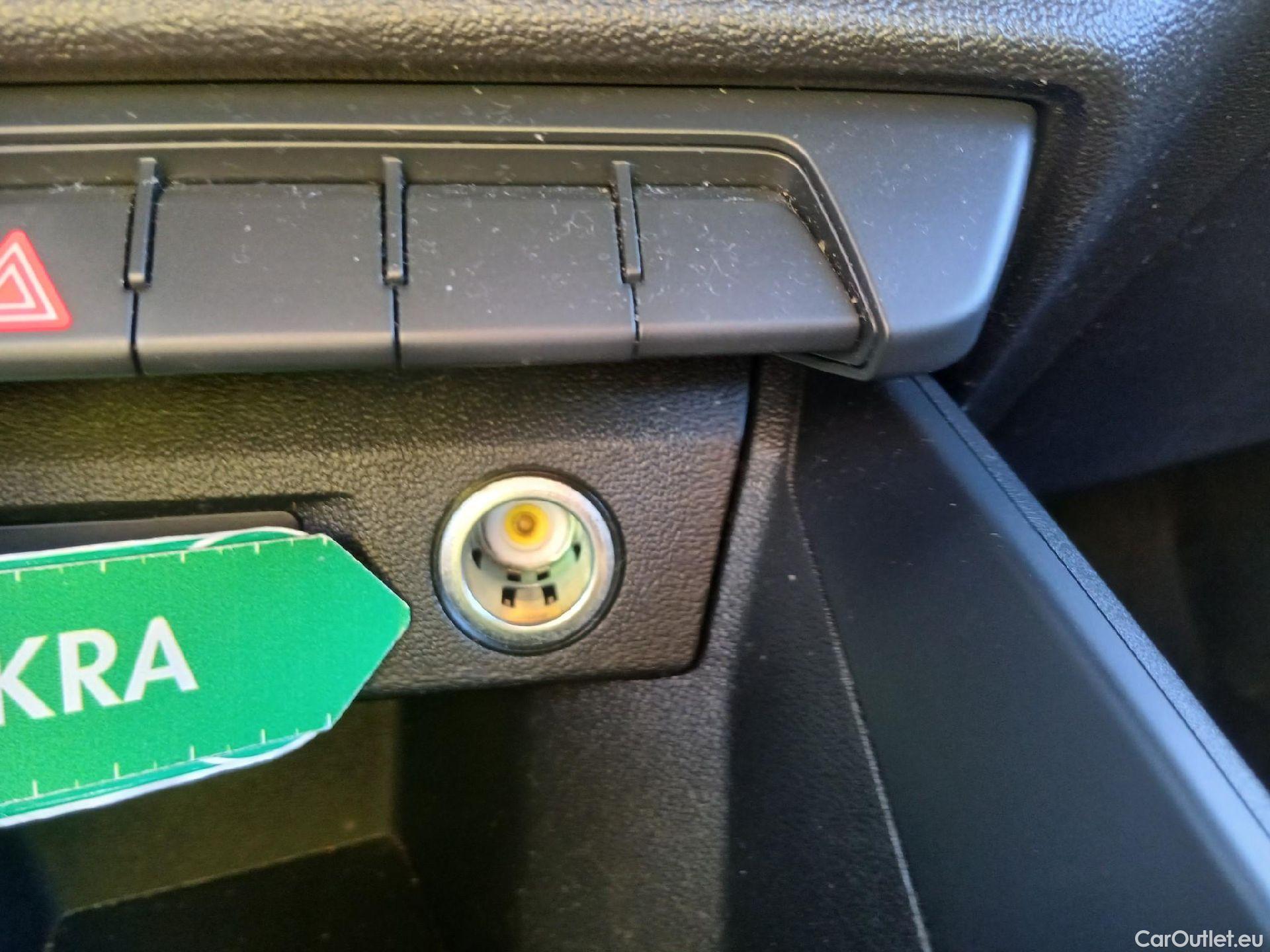 Audi  A1 Sportback AUDI A1 / 2018 / 5P / berlina con portón Sportback Advanced 30 TFSI 81kW (110CV) #1