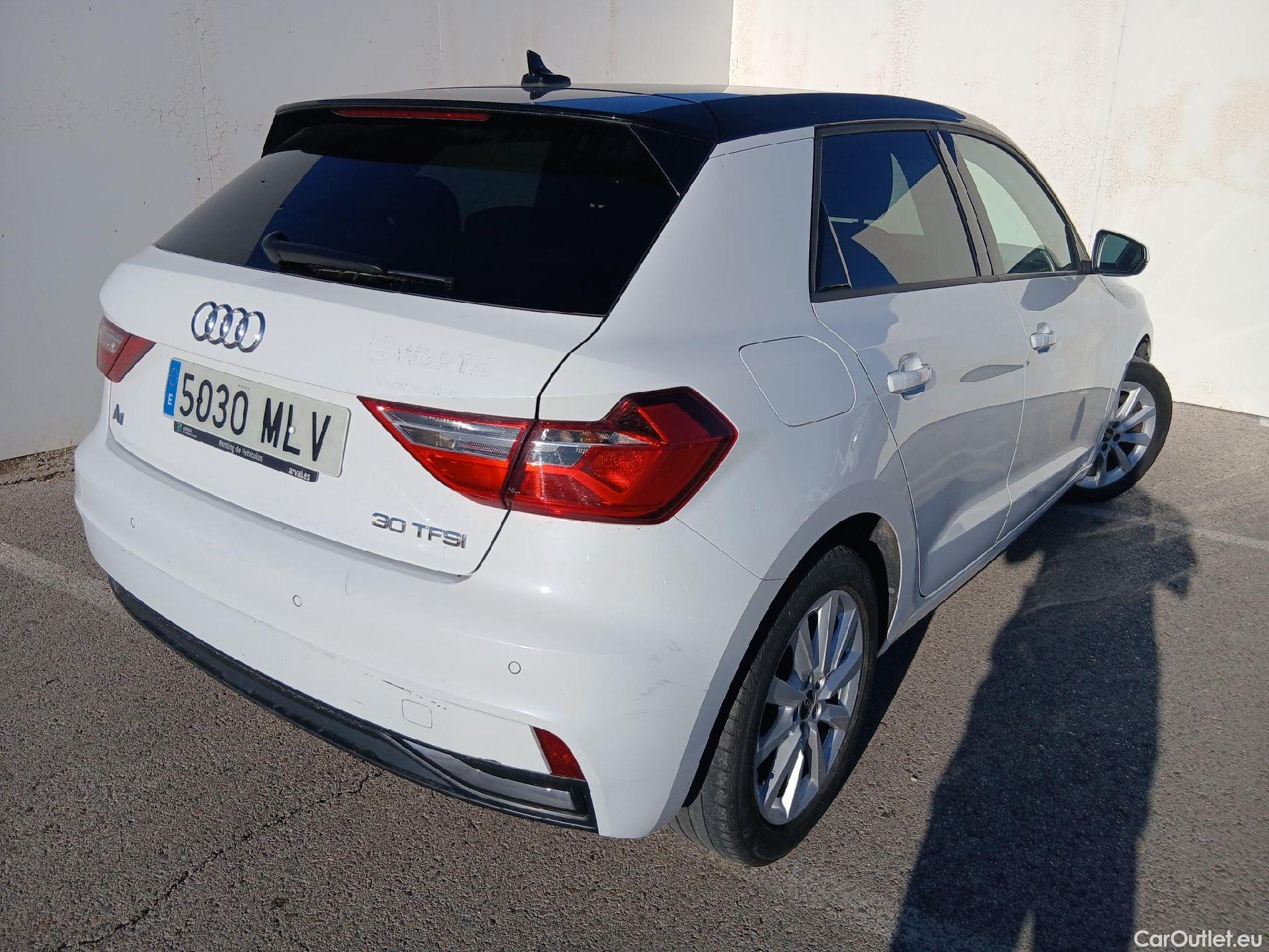 Audi  A1 Sportback AUDI A1 / 2018 / 5P / berlina con portón Sportback Advanced 30 TFSI 81kW (110CV) #2
