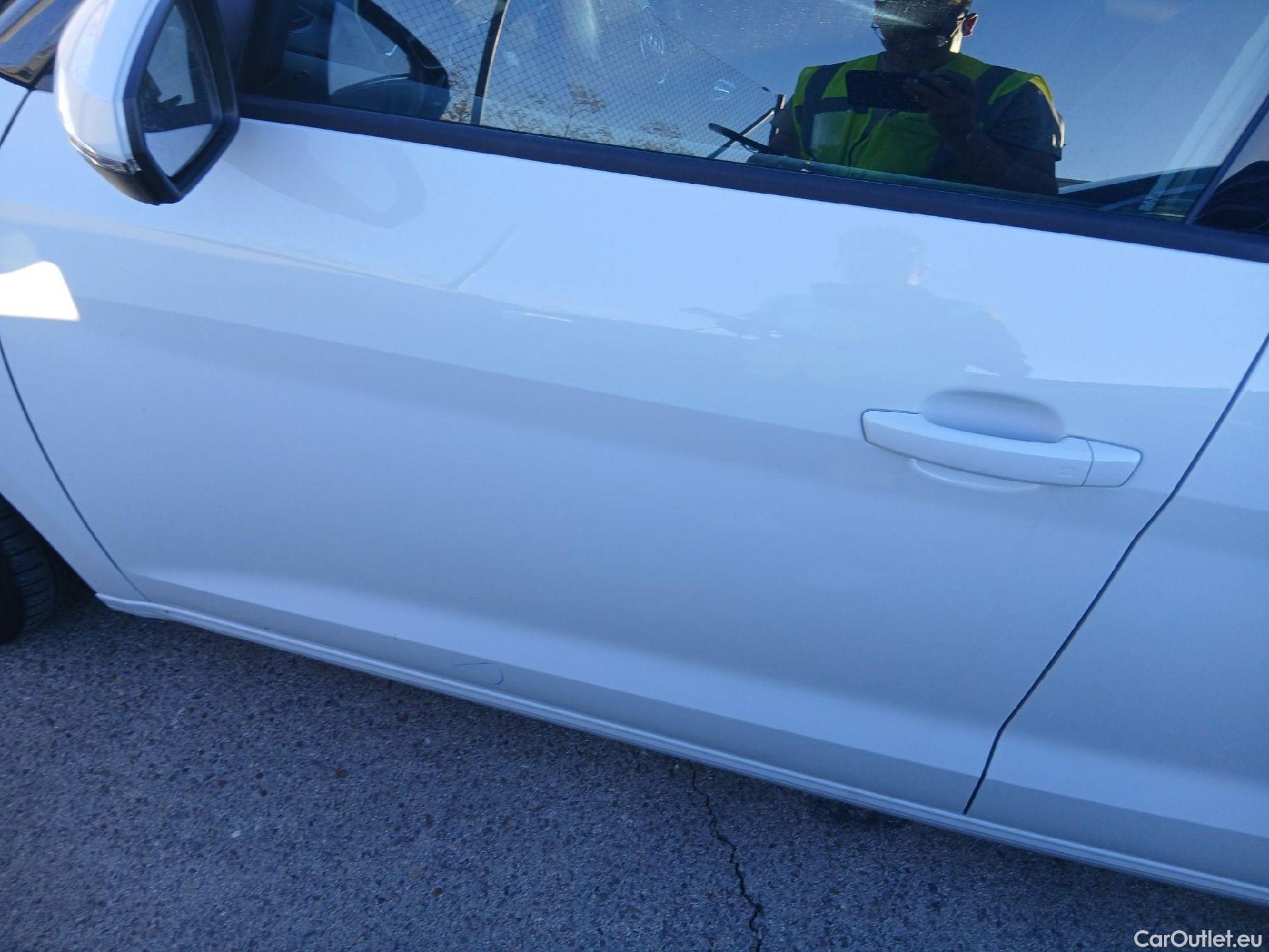 Audi  A1 Sportback AUDI A1 / 2018 / 5P / berlina con portón Sportback Advanced 30 TFSI 81kW (110CV) #28