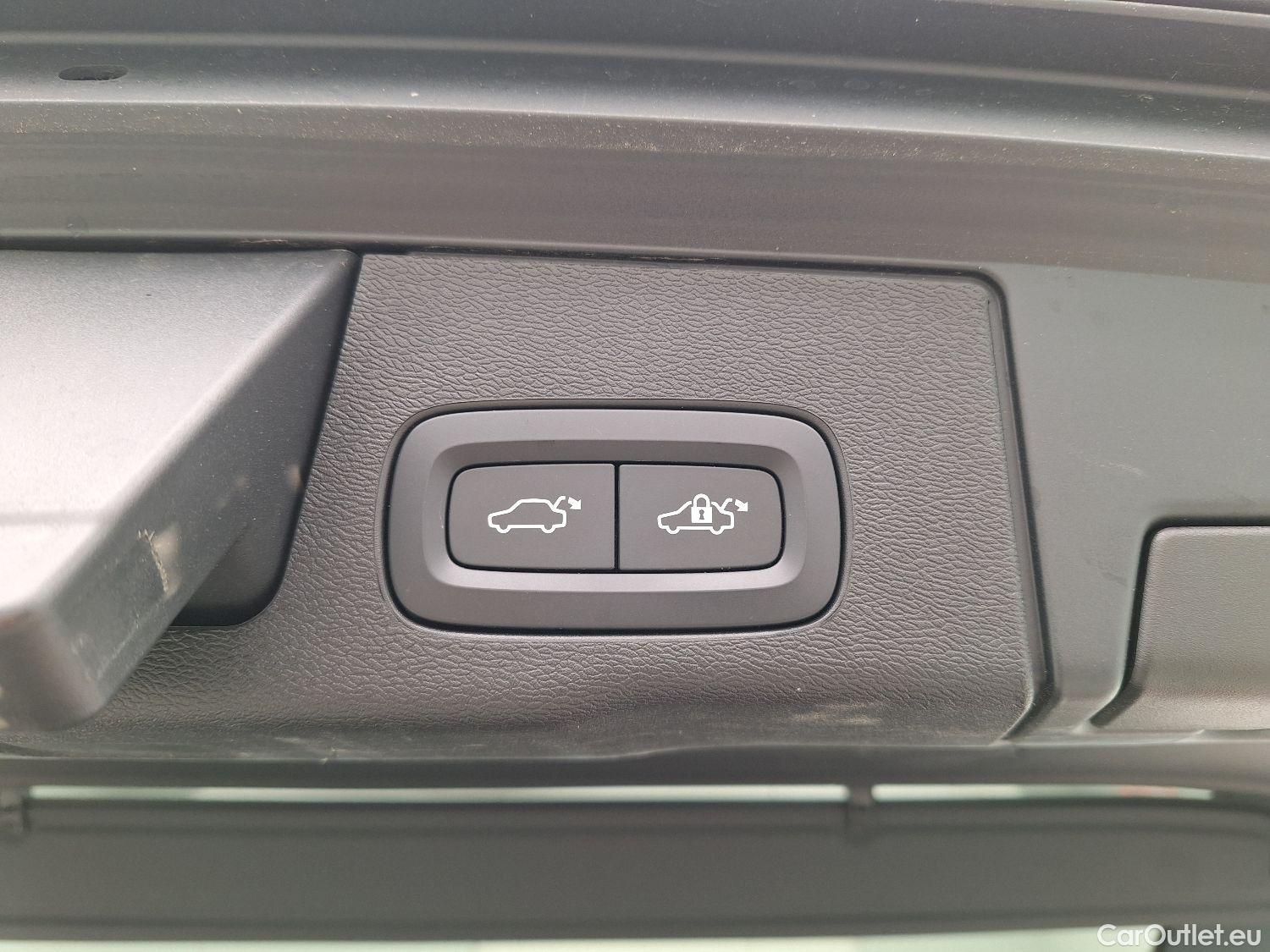 Volvo  XC60 Volvo,  '17, Volvo  D4 120kW Geartronic Momentum Pro 5d #22