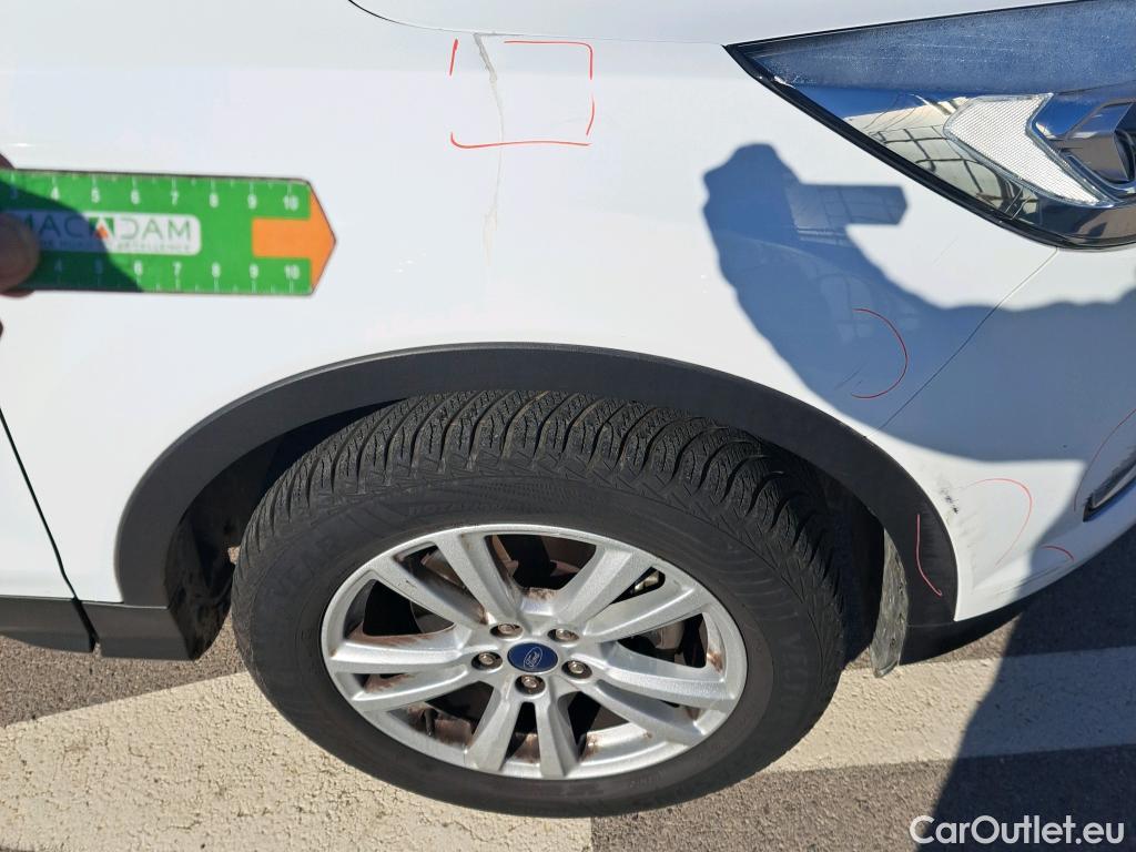  Ford  Kuga FORD  / 2016 / 5P / todoterreno 1.5 EcoBoost 88kW 4x2 Trend+ (CX) #27