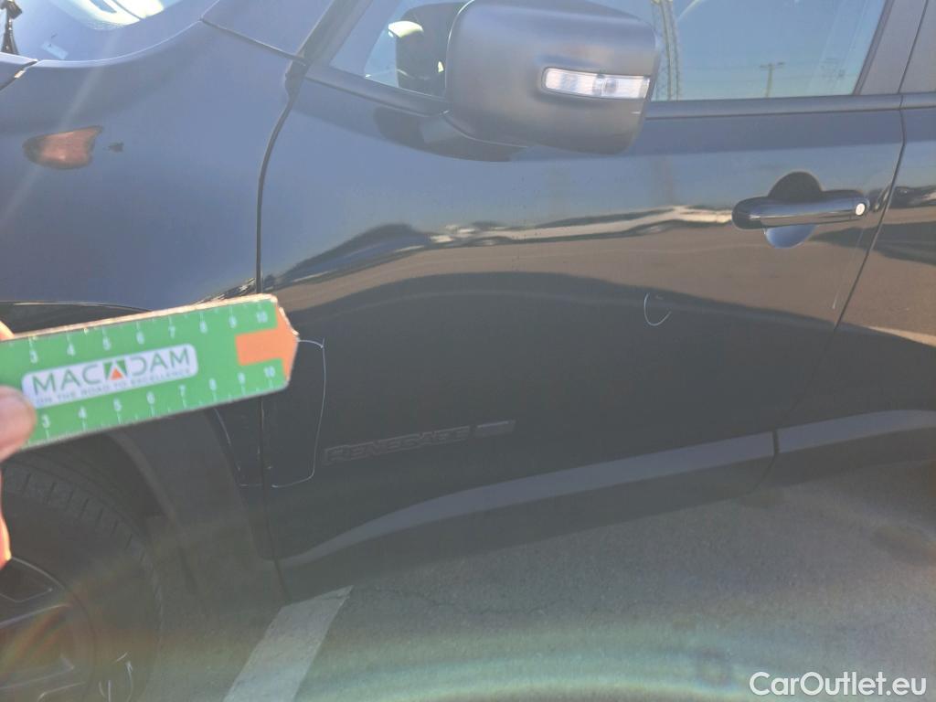 Jeep  Patriot JEEP Renegade / 2014 / 5P / todoterreno 80 Aniversario 1.0G 88kW (120CV) 4x2(SP) #7